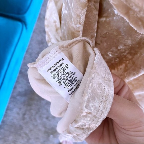 Easel | Holly Holiday Long Sleeve Ice Crushed Velvet Cold Shoulder Flowy Dress - Picture 12 of 14